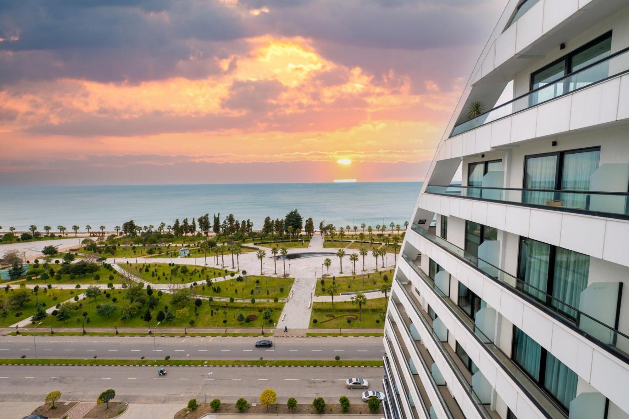 The Grandeur Hotel Batumi Luaran gambar